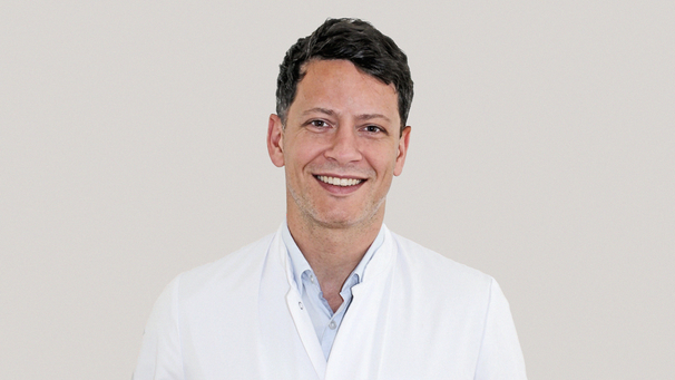 Dr. Assen Mladenov, Plastische Chirurgie Berlin, AesthetiCum