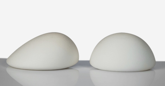 Brustvergrößerung mit Implantat, ultraleicht Implantate, Plastische Chirurgie Berlin, AesthetiCum, Dr. Ahrens, Dr. Fritzsch