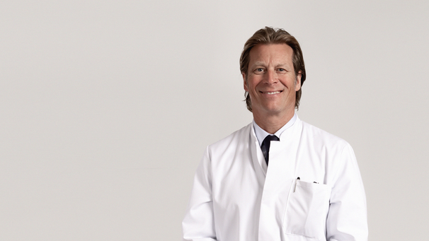 Dr. Simon Ahrens, Plastische Chirurgie Berlin, AesthetiCum